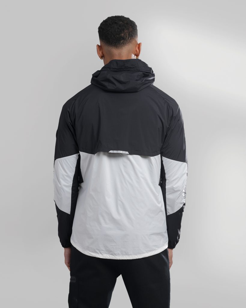 modèle bolt comme des loups noir et blanc de dos