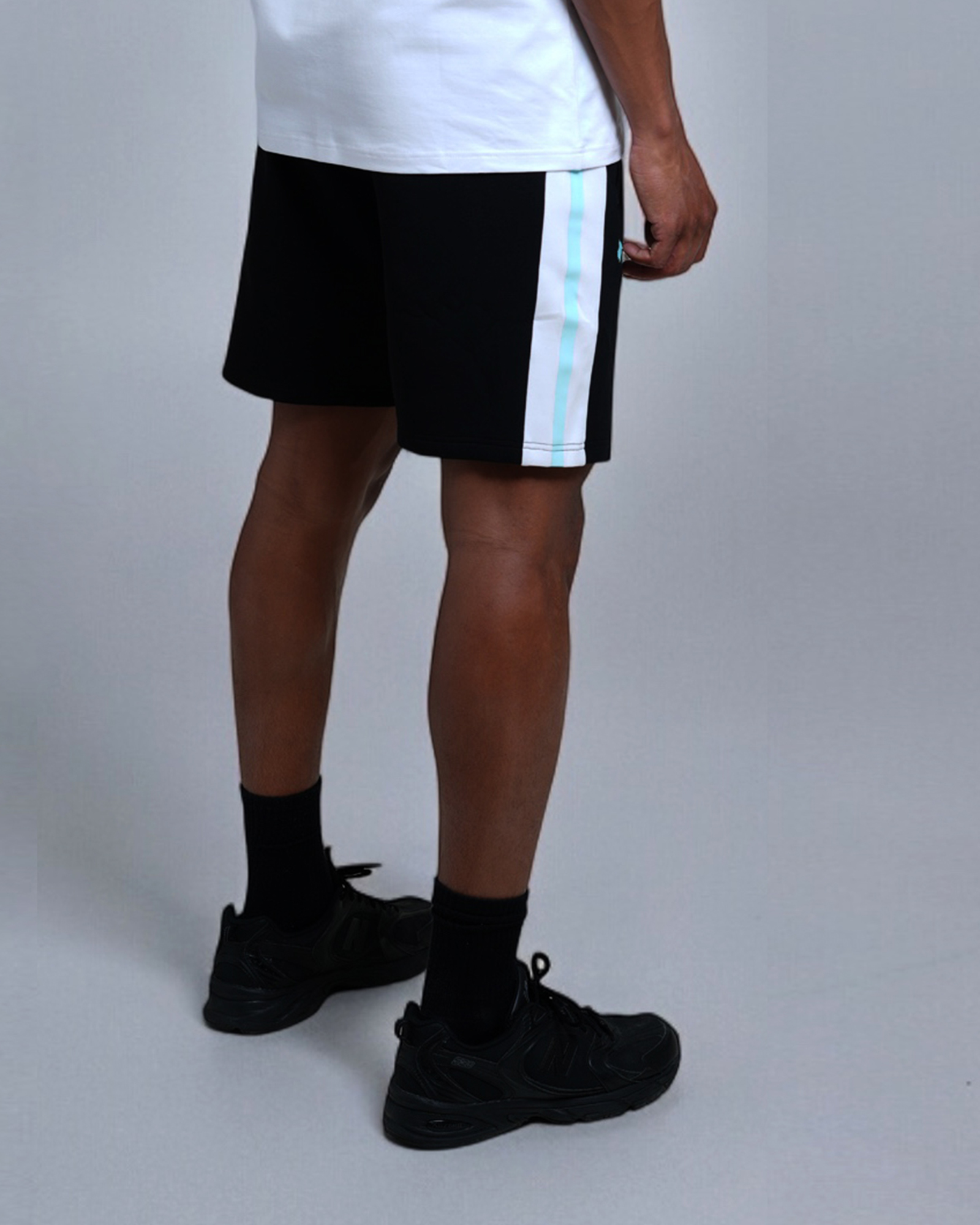 wimbloden_SHORT_0005_wimbloden_ocean black_05
