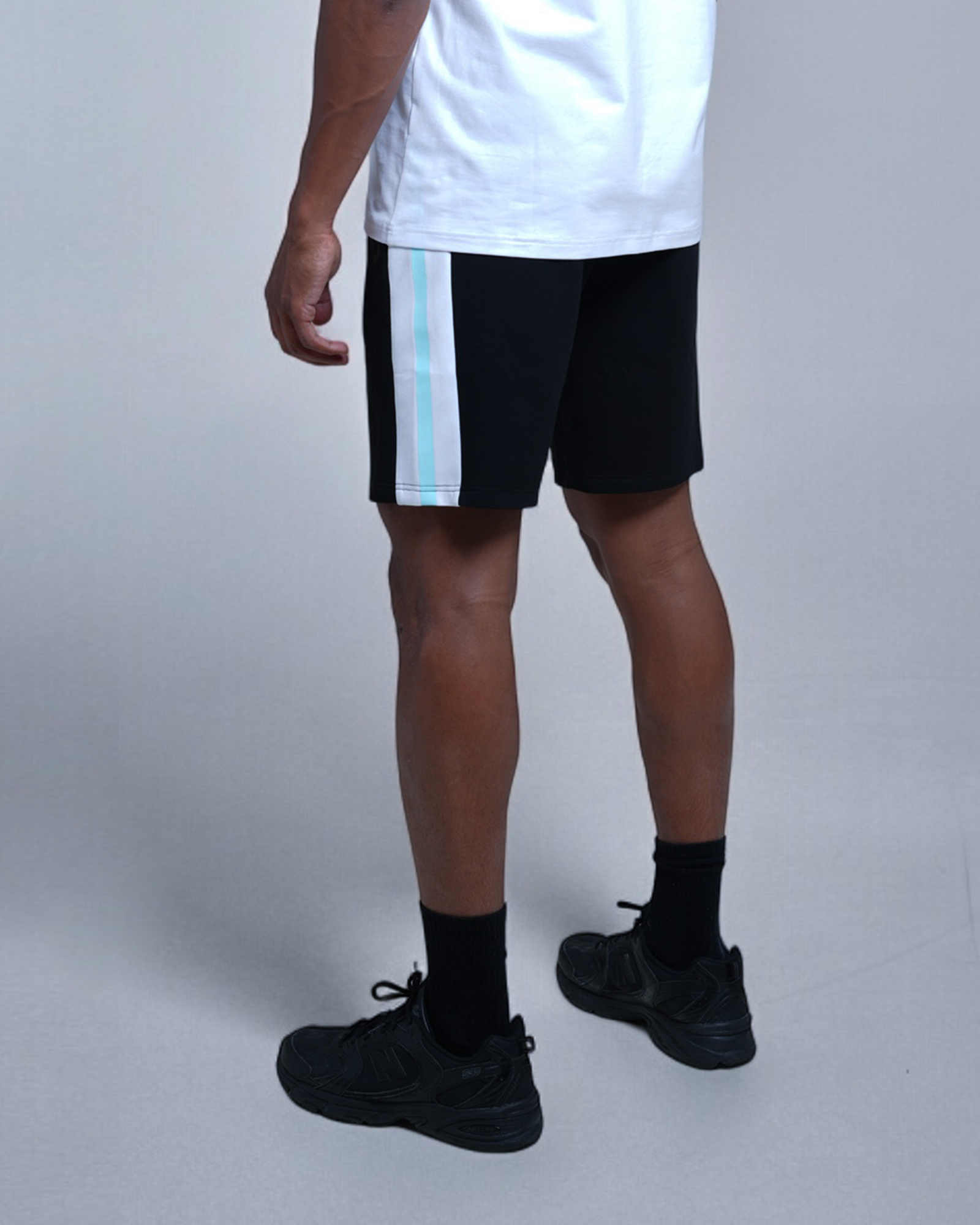 wimbloden_SHORT_0006_wimbloden_ocean black_04